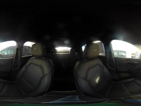 Used 2025 Buick Envista Sport Touring image 42