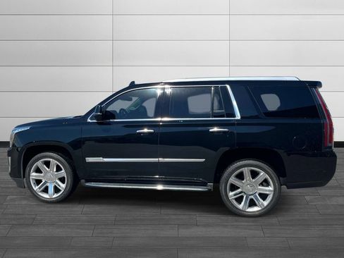 Used 2018 Cadillac Escalade Luxury AWD/4WD image 2
