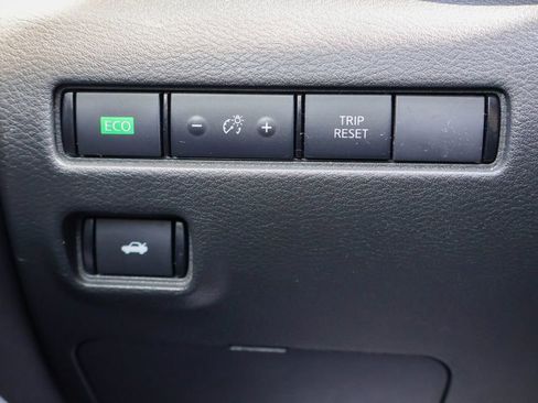 Used 2024 Nissan Sentra SV image 17