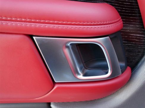 Used 2018 Land Rover Range Rover Autobiography image 15