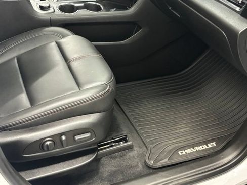 Used 2023 Chevrolet Traverse RS AWD/4WD image 47