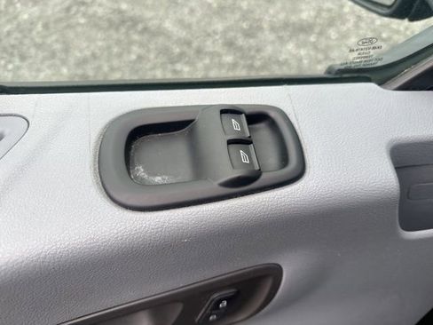 Used 2018 Ford Transit 150 XL image 10