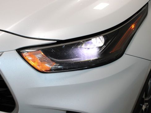 Used 2022 Toyota Highlander XLE image 54