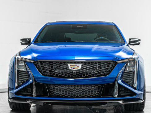 Used 2026 Cadillac CT5 V Blackwing w/ Deep Ocean Appearance Package RWD image 4