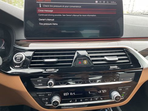 Used 2022 BMW 530i xDrive w/ Convenience Package AWD/4WD image 18