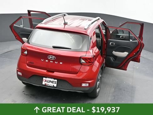 Used 2025 Hyundai Venue SEL FWD image 84