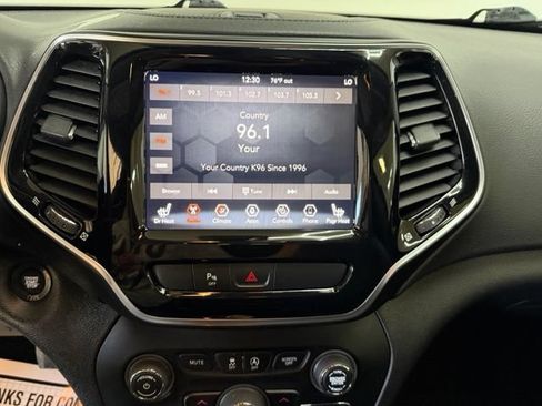 Used 2019 Jeep Cherokee Limited AWD/4WD image 26