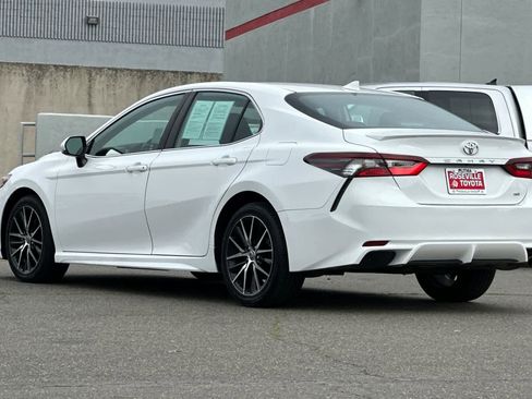 Certified 2022 Toyota Camry SE image 7
