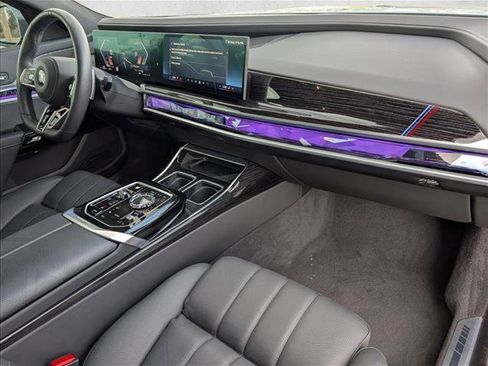 Used 2025 BMW 760i xDrive w/ Executive Package AWD/4WD image 24