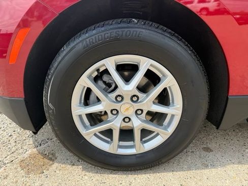 Used 2024 Chevrolet Equinox LT AWD/4WD image 9