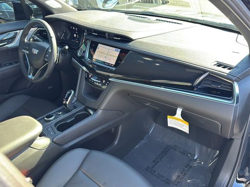 Used 2025 Cadillac XT6 Sport w/ Technology Package image 25