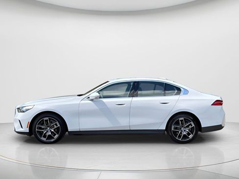 Used 2026 BMW 530i RWD image 7