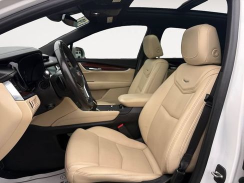 Used 2019 Cadillac XT5 Luxury AWD/4WD image 9
