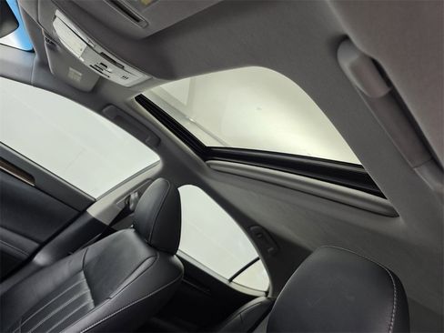 Used 2018 Lexus ES 350 w/ Luxury Package w/Wood Trim image 12