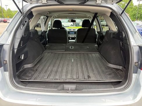 Used 2017 Subaru Outback 2.5i Premium AWD/4WD image 18