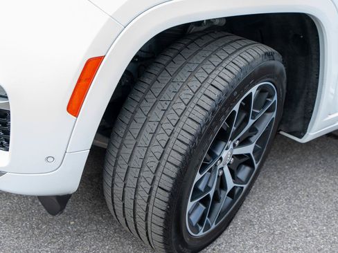 Used 2024 Jeep Grand Cherokee Summit AWD/4WD image 48