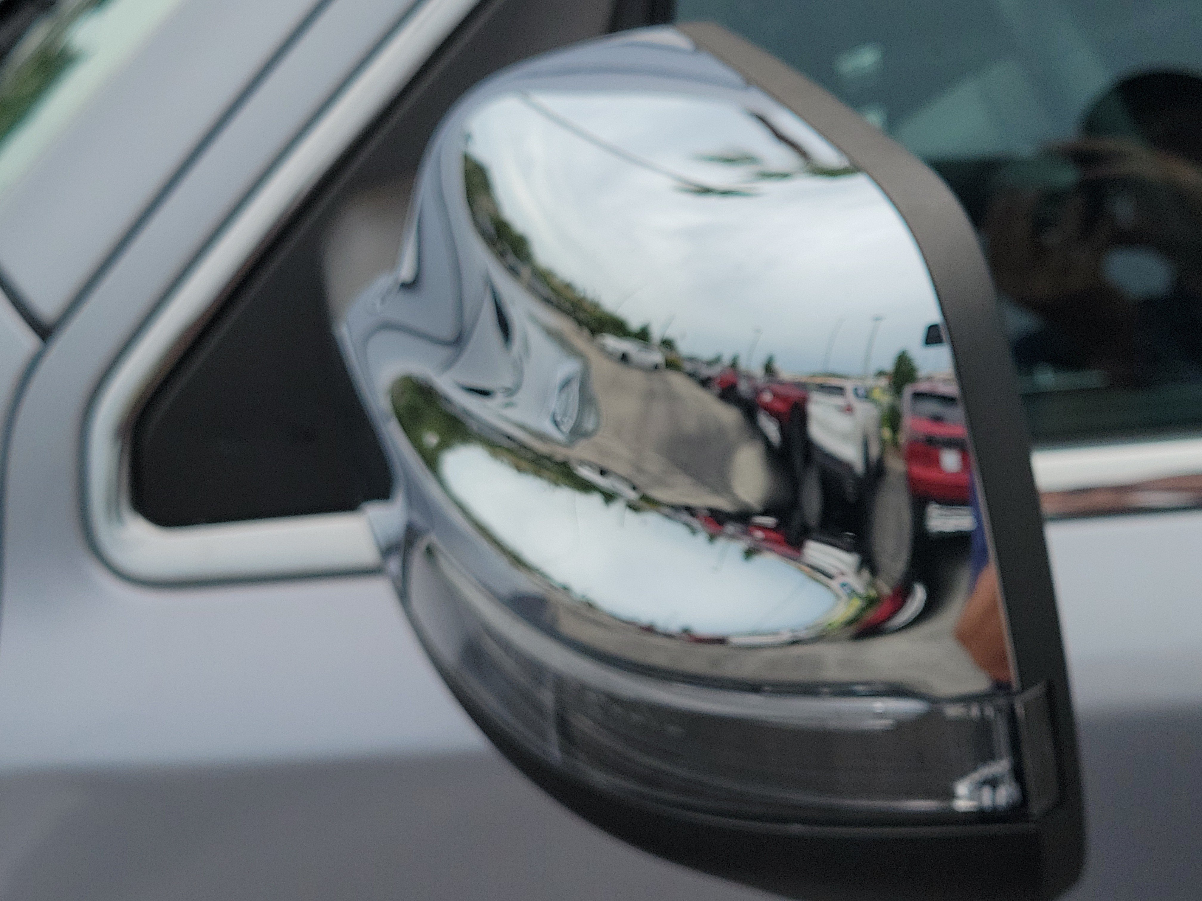 Used 2025 RAM 1500 Limited AWD/4WD image 10