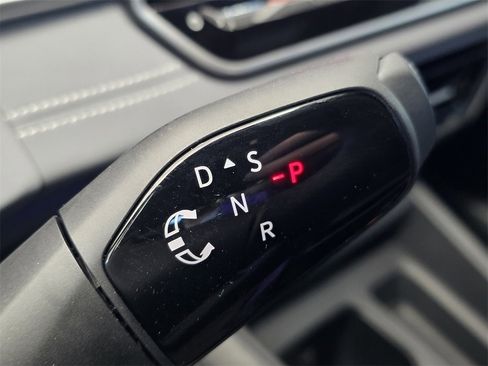 New 2026 Volkswagen Tiguan SE R-Line image 16