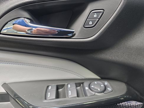 New 2026 Chevrolet Trax LT w/ Driver Confidence Package FWD image 21