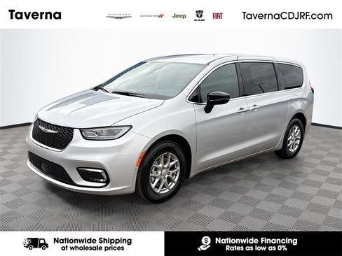 New 2026 Chrysler Pacifica Select image 1