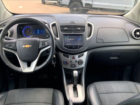 Used 2016 Chevrolet Trax LT w/ LT Convenience Package FWD image 16