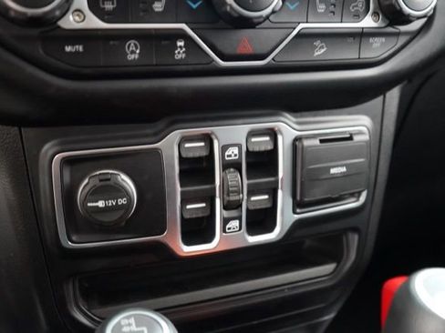 Used 2020 Jeep Wrangler Unlimited Sport S image 28