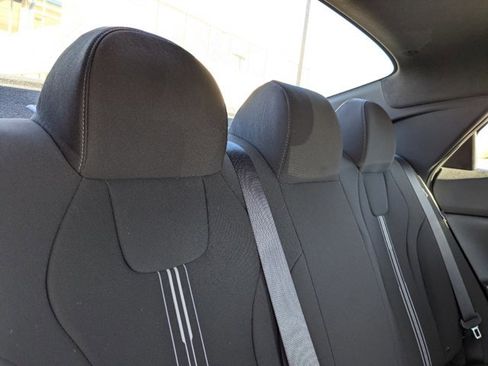 Used 2025 Hyundai Elantra Sport image 22