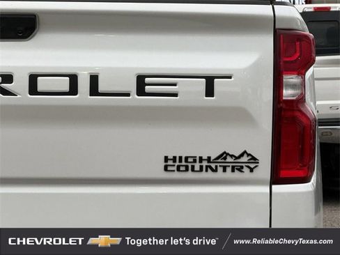 Used 2022 Chevrolet Silverado 1500 High Country w/ High Country Premium Package image 9