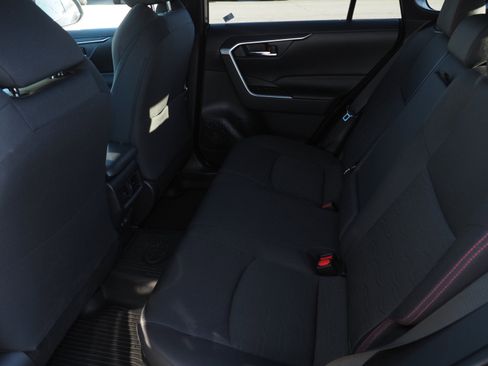 Used 2025 Toyota RAV4 SE image 13