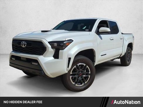 Used 2024 Toyota Tacoma TRD Sport AWD/4WD image 1