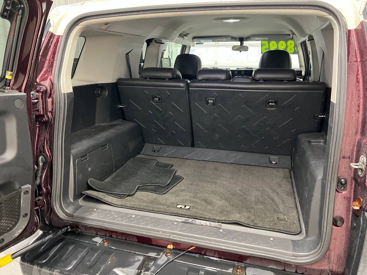 Used 2007 Toyota FJ Cruiser 4WD w/ Convenience Pkg image 12