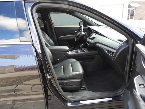 Used 2023 Cadillac XT4 Premium Luxury w/ Cold Weather Package image 34