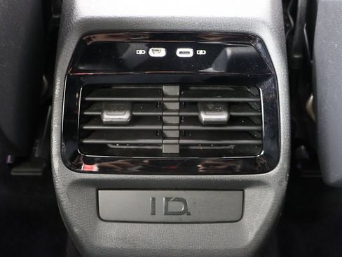 Used 2021 Volkswagen ID.4 Pro image 28