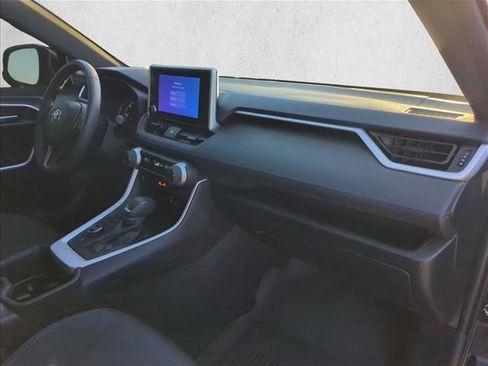 Used 2024 Toyota RAV4 SE image 24