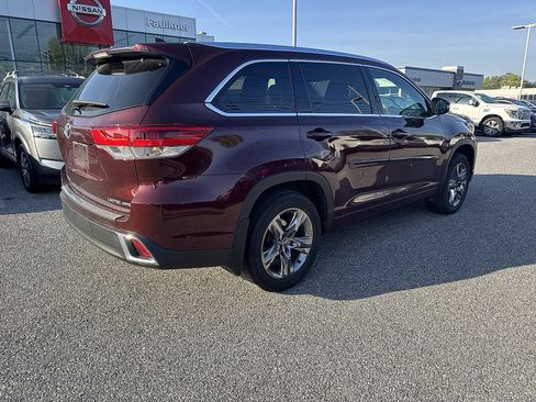 Used 2019 Toyota Highlander Limited Platinum w/ Carpet Mat Package (TMS) AWD/4WD image 3