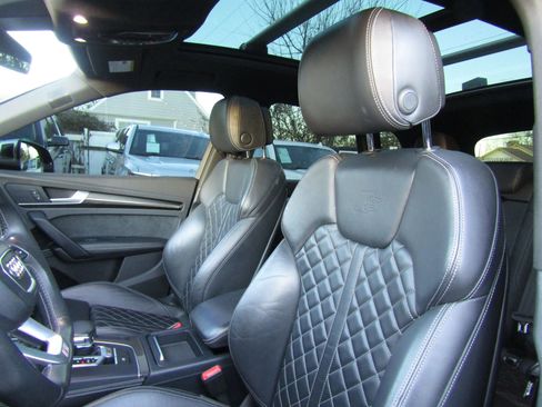 Used 2018 Audi SQ5 Premium Plus w/ S Sport Package image 26