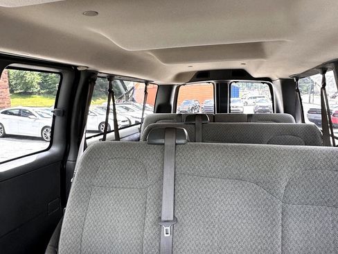 Used 2022 Chevrolet Express 3500 LS image 28