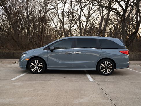 Used 2023 Honda Odyssey Touring image 6