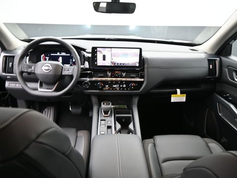 New 2026 Nissan Pathfinder SL FWD image 19