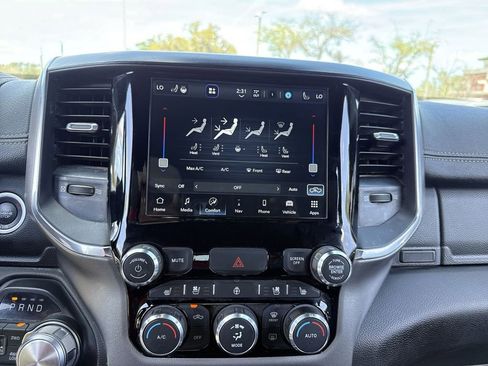 Used 2024 RAM 1500 Laramie image 17