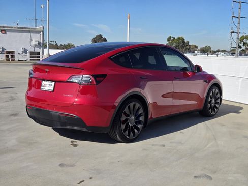 Used 2023 Tesla Model Y Performance image 4