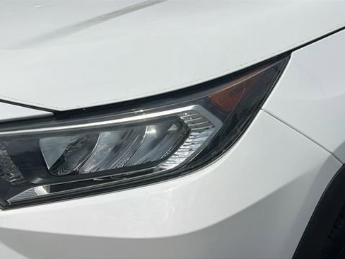 Certified 2021 Toyota RAV4 XLE w/ Convenience Package FWD image 7