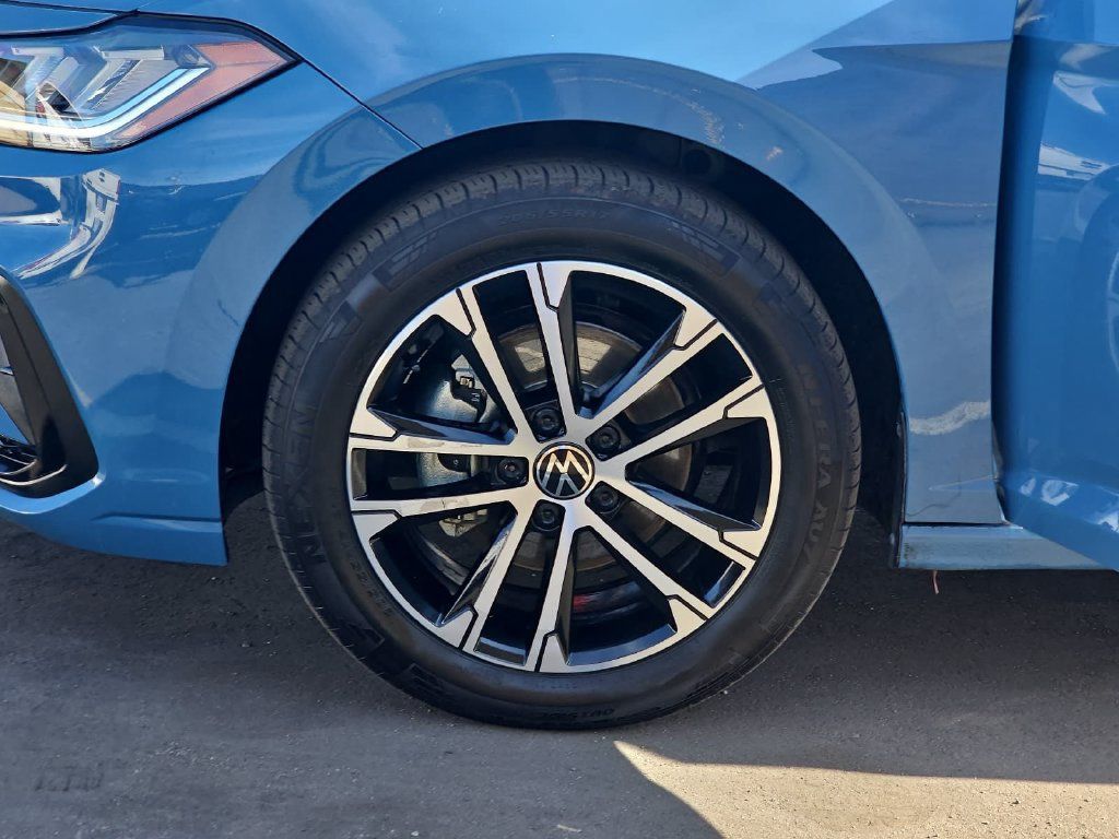 Used 2025 Volkswagen Jetta Sport FWD image 36
