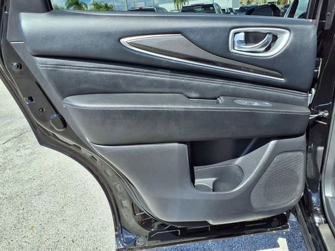 Used 2020 INFINITI QX60 Luxe w/ Essential Package image 23