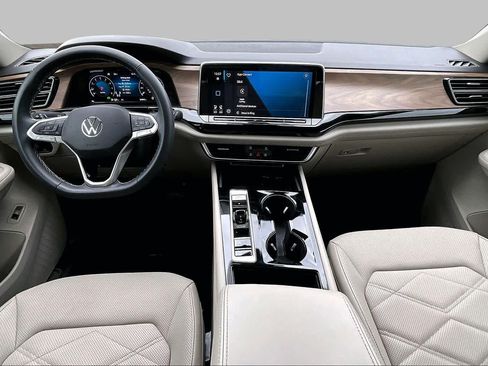 Used 2024 Volkswagen Atlas SE FWD image 15