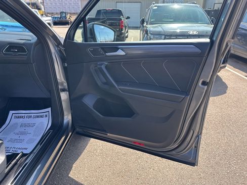 Certified 2022 Volkswagen Tiguan SEL R-Line image 41