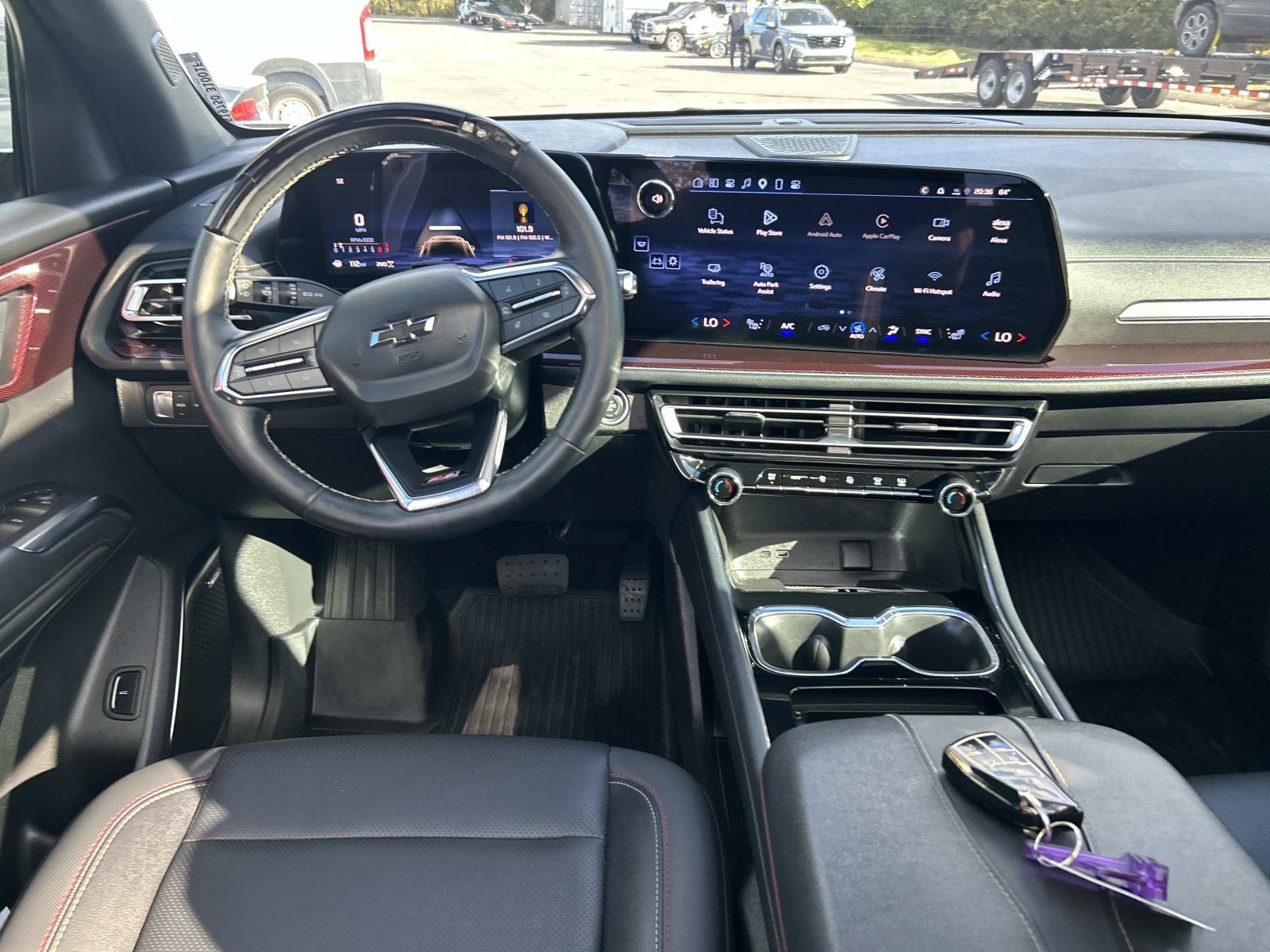 Used 2025 Chevrolet Traverse Z71 w/ Enhanced Driving Package AWD/4WD image 22