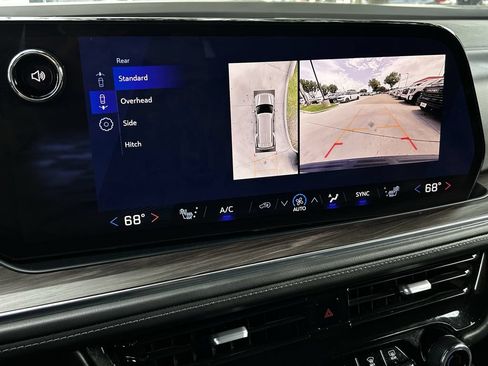 Used 2025 Chevrolet Tahoe LT RWD image 19