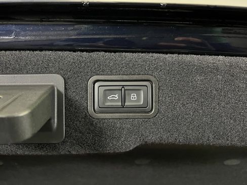 Used 2023 Audi A8 L 3.0T w/ Executive Package image 12