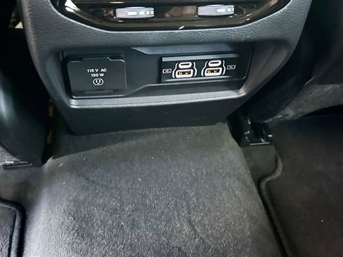 Used 2025 Jeep Grand Cherokee Laredo RWD image 29